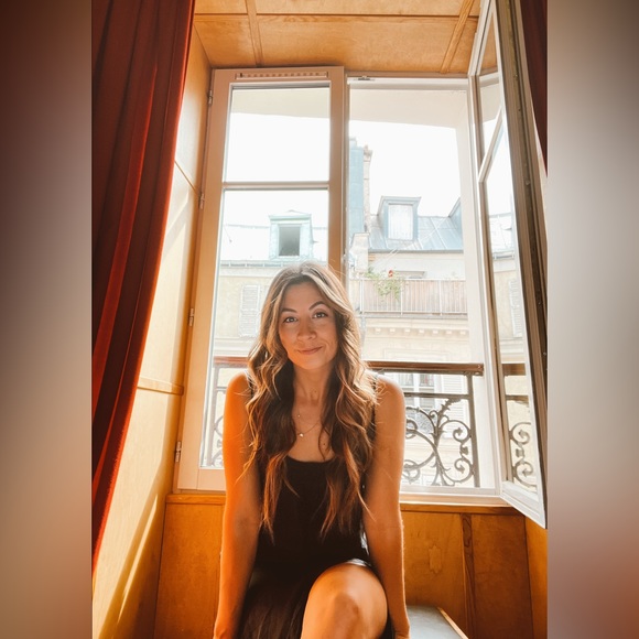 Meet your Posher, Emily - Picture 5 of 6